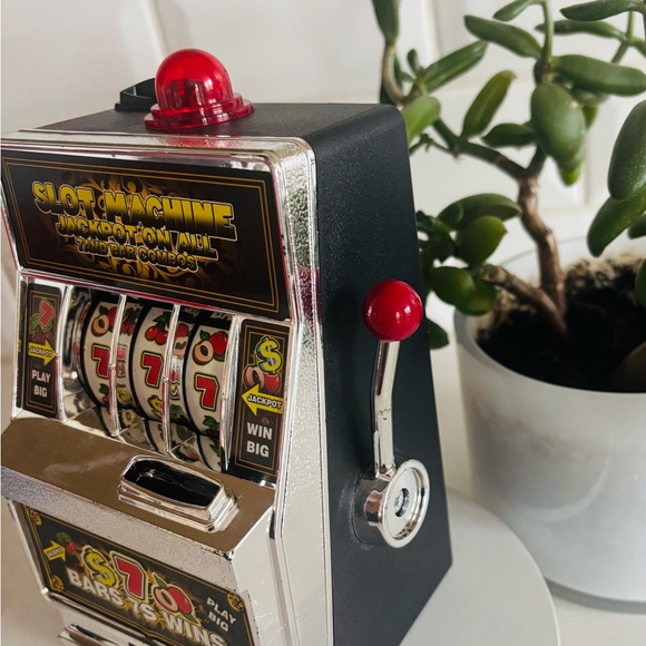 Mini Jackpot Machine - Picture 2 of 2